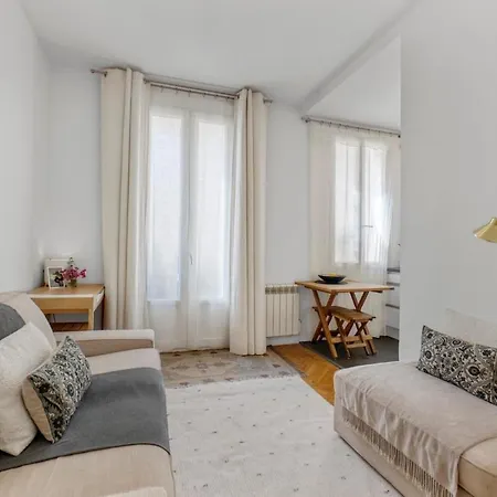 Διαμέρισμα Design, Calme & Gare A 5 Min A Pied Νίκαια